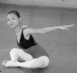 成人撕胯训练疼哭视频,成人疼痛与泪水的真实写照