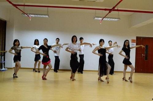 成人皮筋舞蹈视频,成人风采绽放