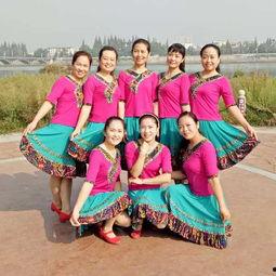 汉中成人广场舞视频大全,舞动人生，乐享晚年